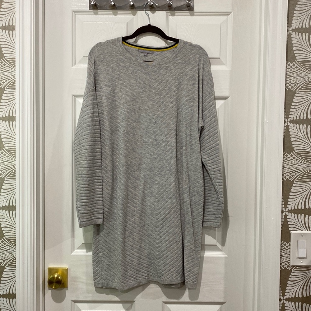 Oliver Bonas Heather gray long sleeve sweater dress with chevron weave.